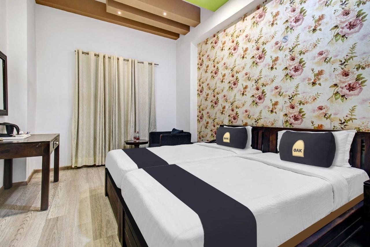 Townhouse Oak 46940 Hotel Vrindavan Sultānpur Zewnętrze zdjęcie